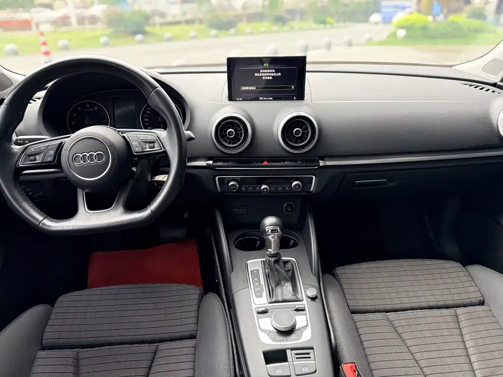 Audi A3 2019 — фото 11