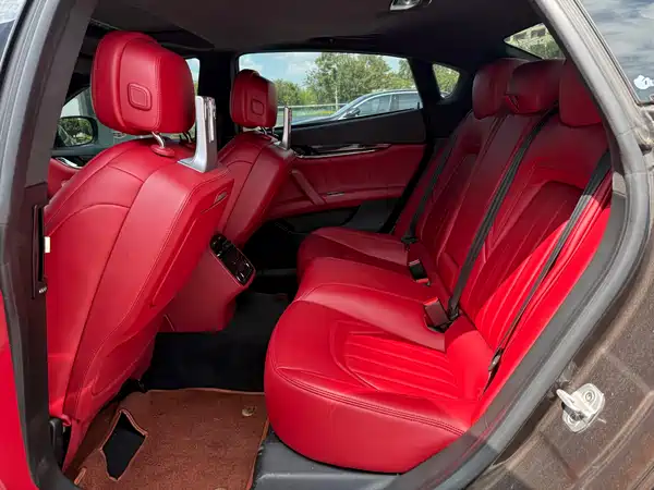 Maserati Quattroporte 2013