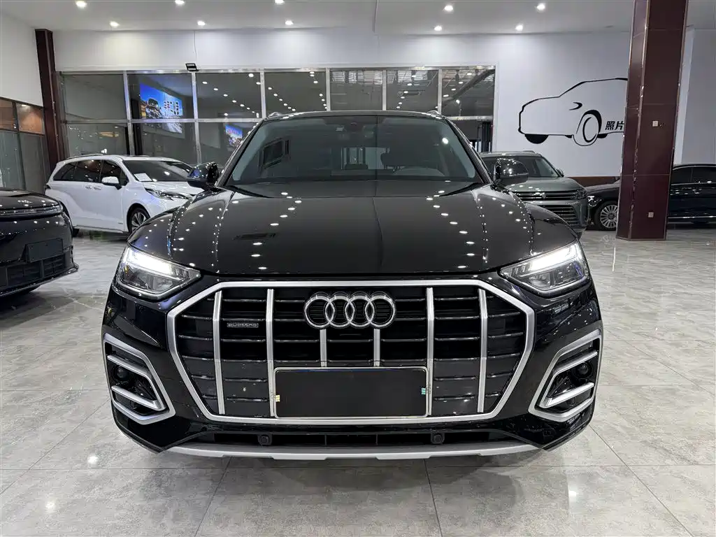 Audi Q5L 2022 — фото 1