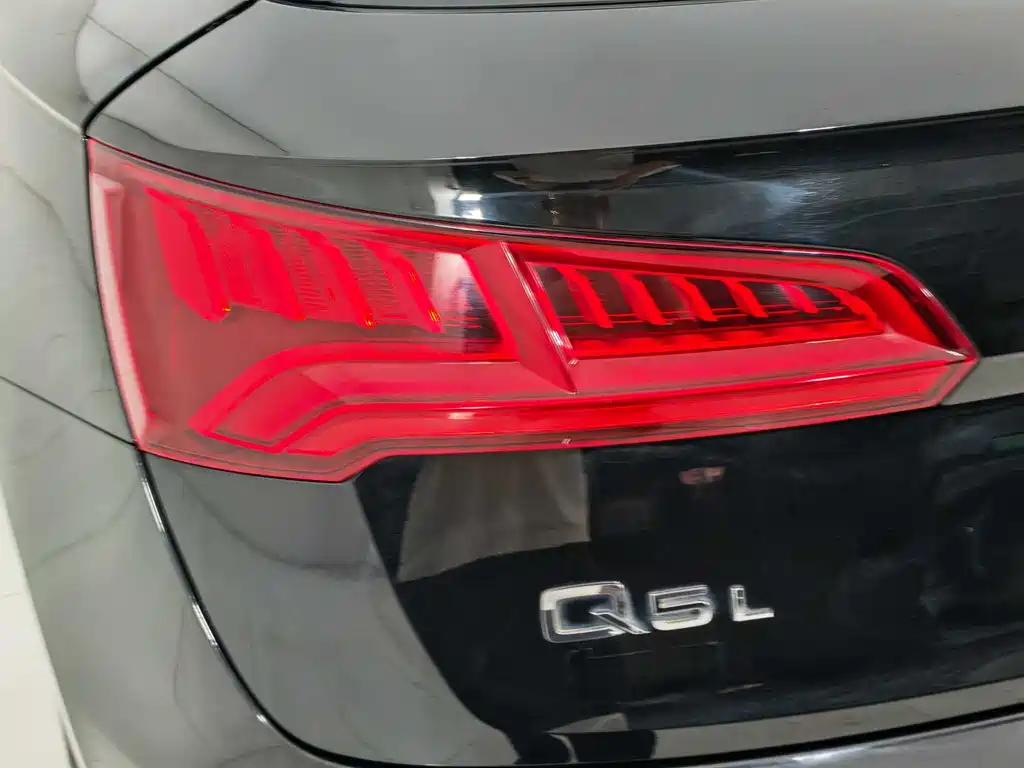 Audi Q5L 2020 — фото 9