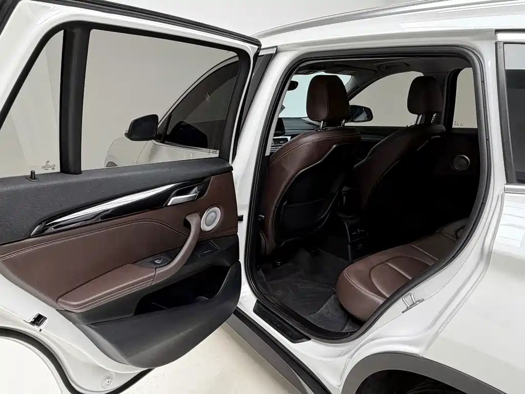BMW X1 2021 — фото 13