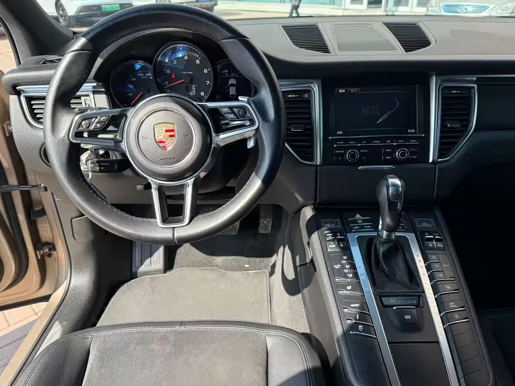 Porsche Macan 2015 — фото 8