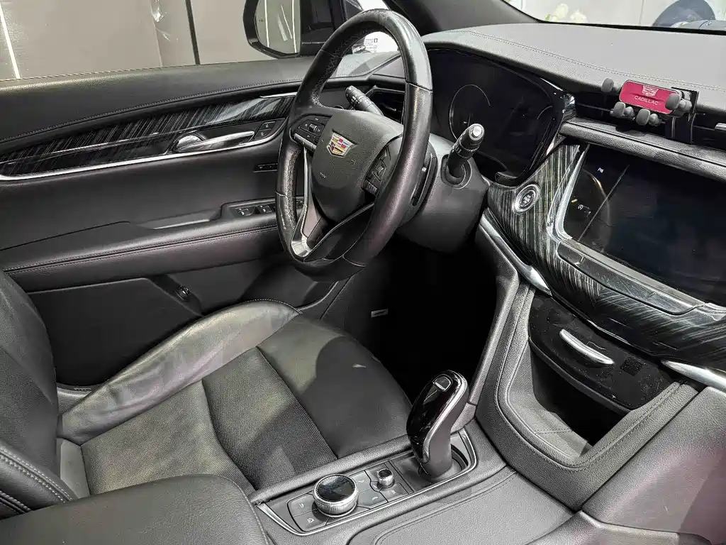 Cadillac XT6 2023 — фото 17