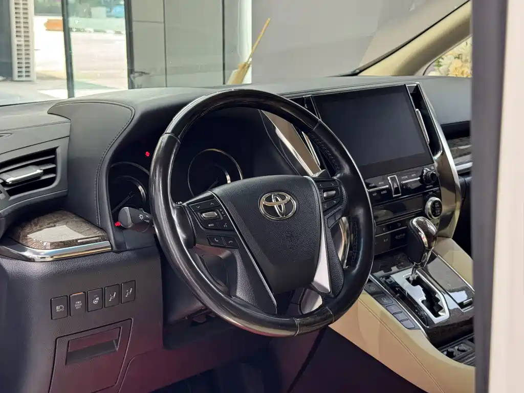 Toyota Alphard 2020 — фото 6