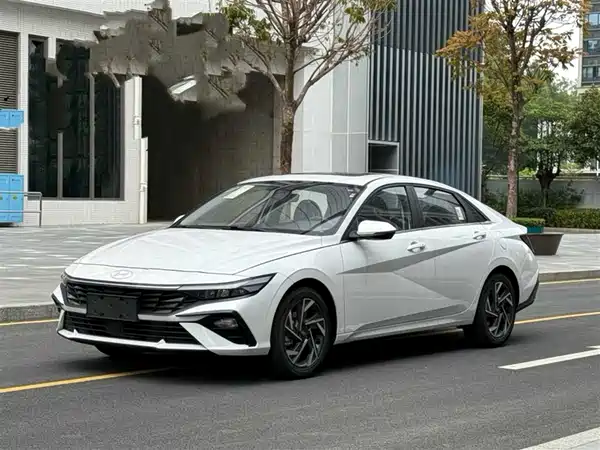Hyundai Elantra 2023