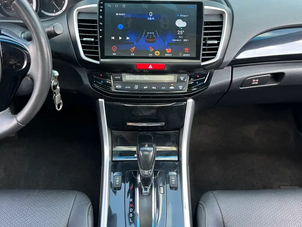 Honda Accord 2017 — фото 11