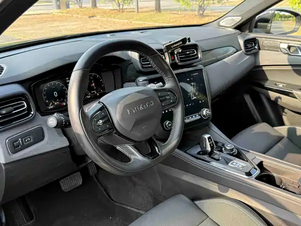 Lynk & Co 03 2019