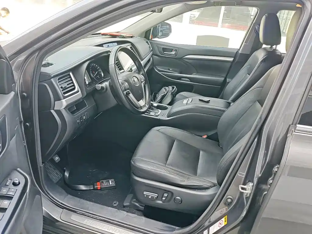 Toyota Highlander 2015 — фото 15