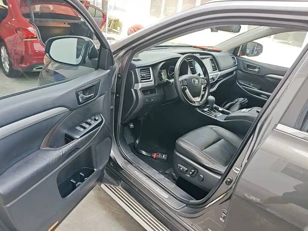Toyota Highlander 2015 — фото 16