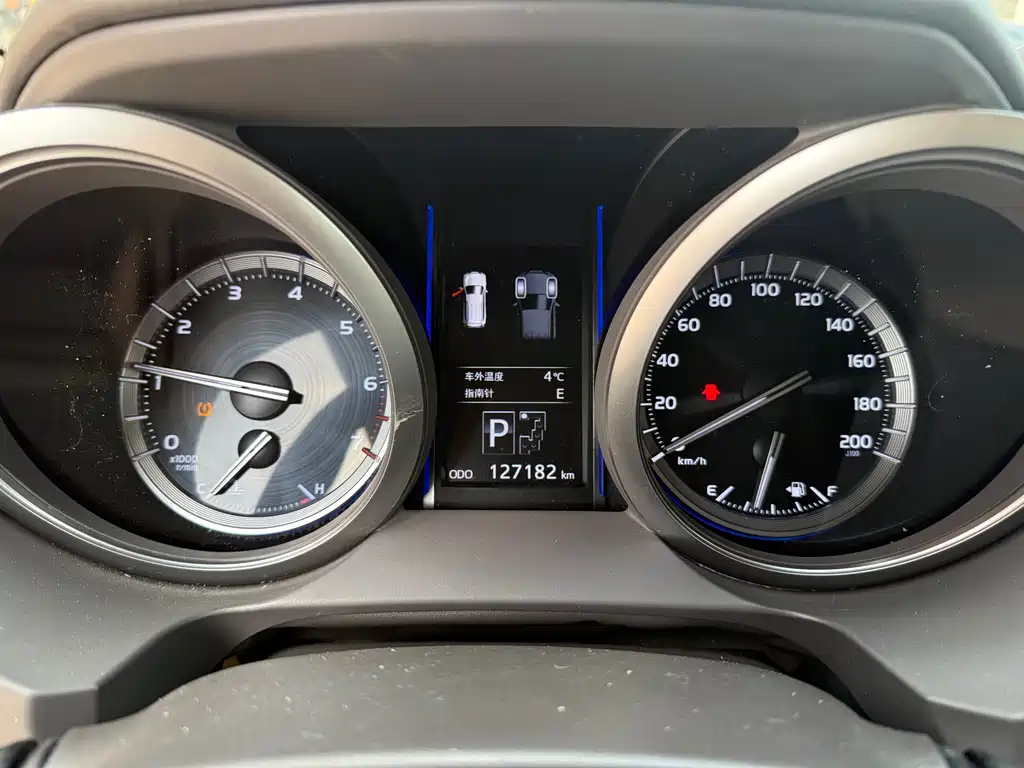 Toyota Prado 2016 — фото 11