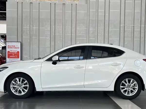 Mazda 3 Axela 2019
