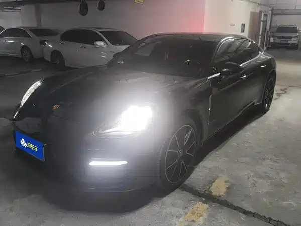 Porsche Panamera 2022