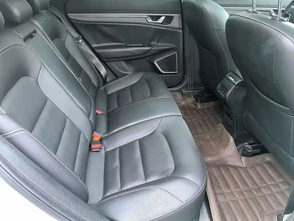 Geely Emgrand GS 2017 — фото 16