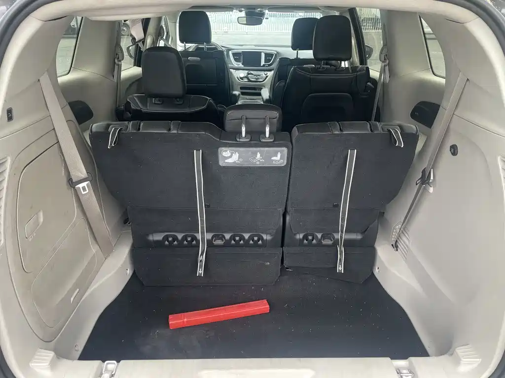 Chrysler Grand Voyager PHEV 2025 — фото 15