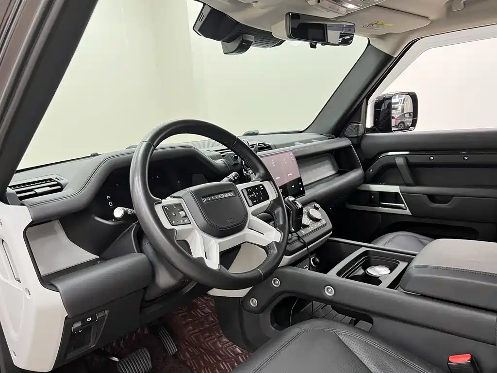 Land Rover Defender 2022 — фото 10