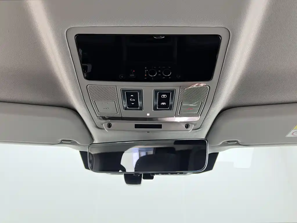 Land Rover Defender 2022 — фото 26