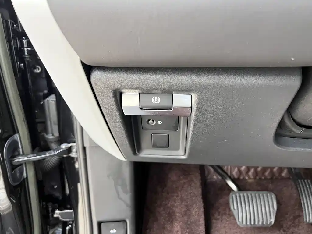 Land Rover Defender 2022 — фото 27