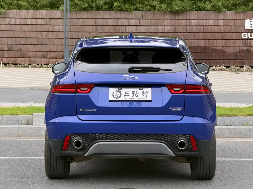 Jaguar E-PACE 2019 — фото 19