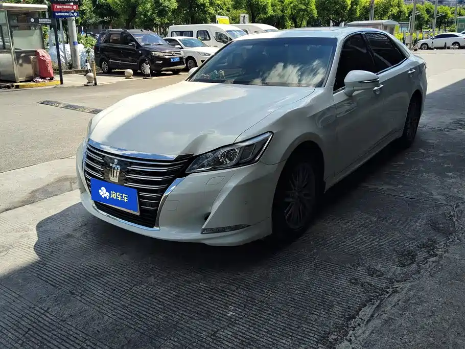 Toyota Crown 2017