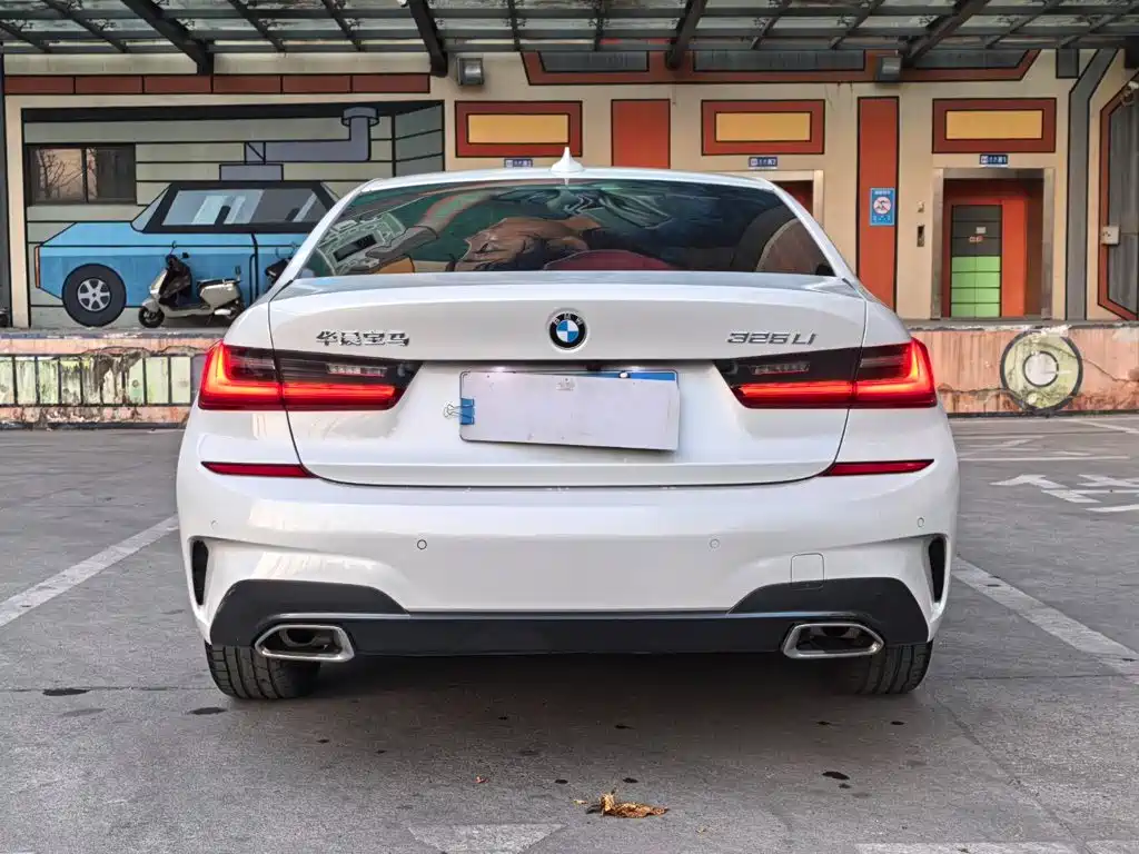 BMW 3 Series 2022 — фото 19