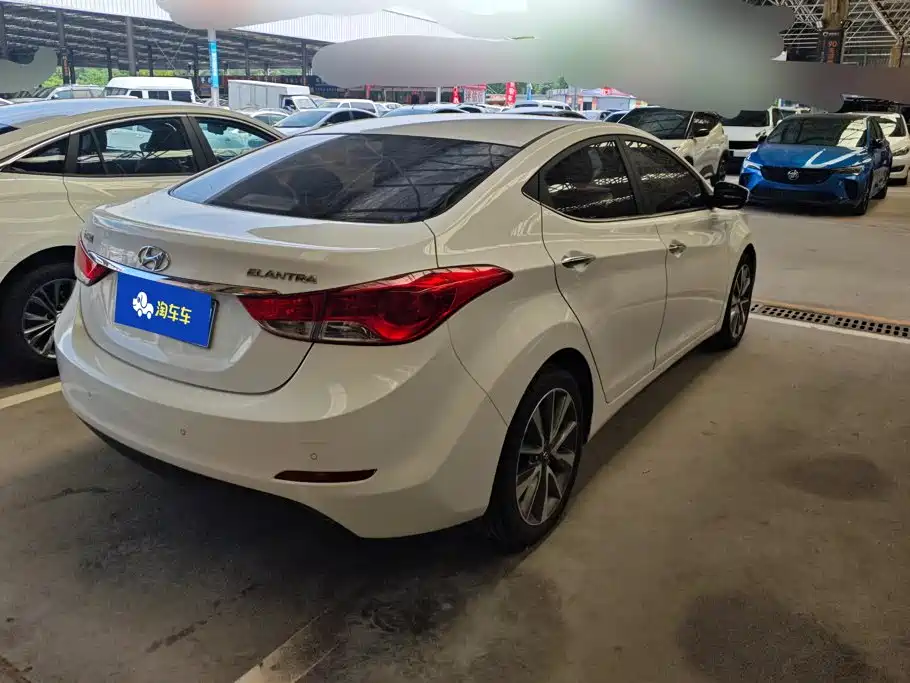 Hyundai Elantra Langdong 2015 — фото 3