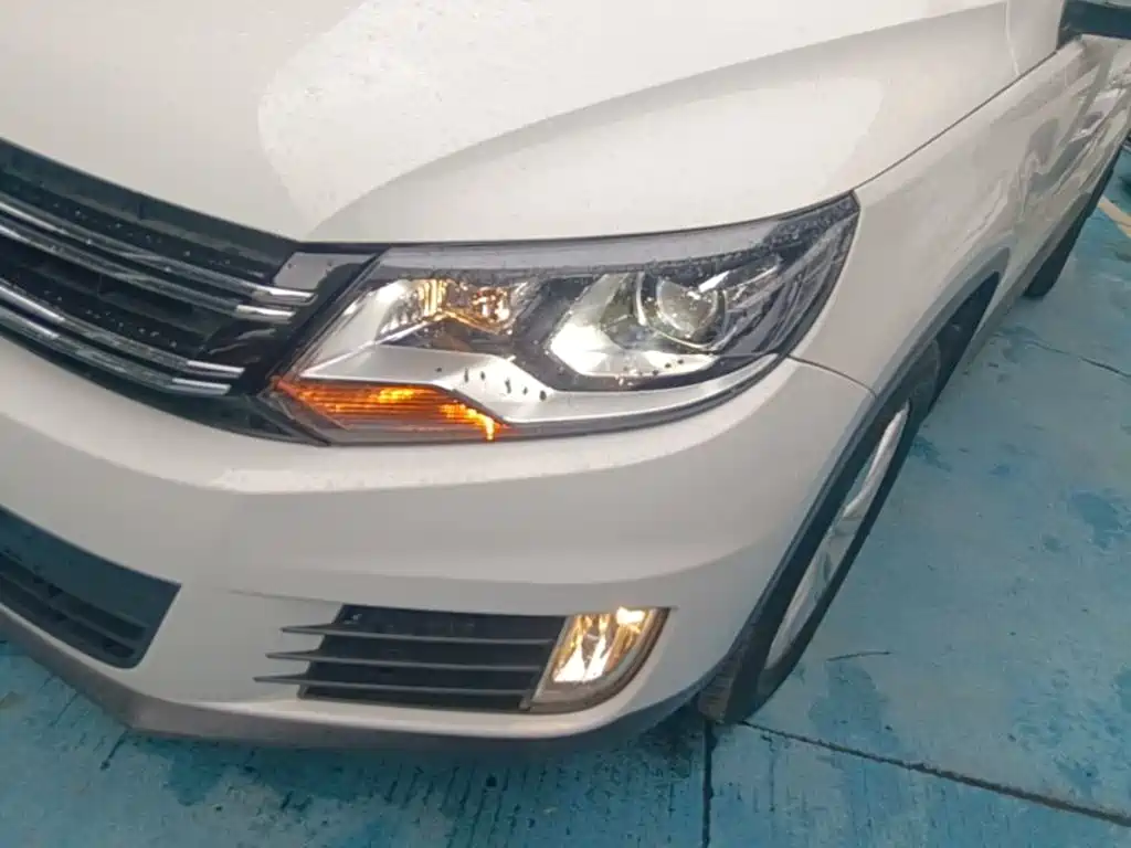 Volkswagen Tiguan 2016 — фото 24
