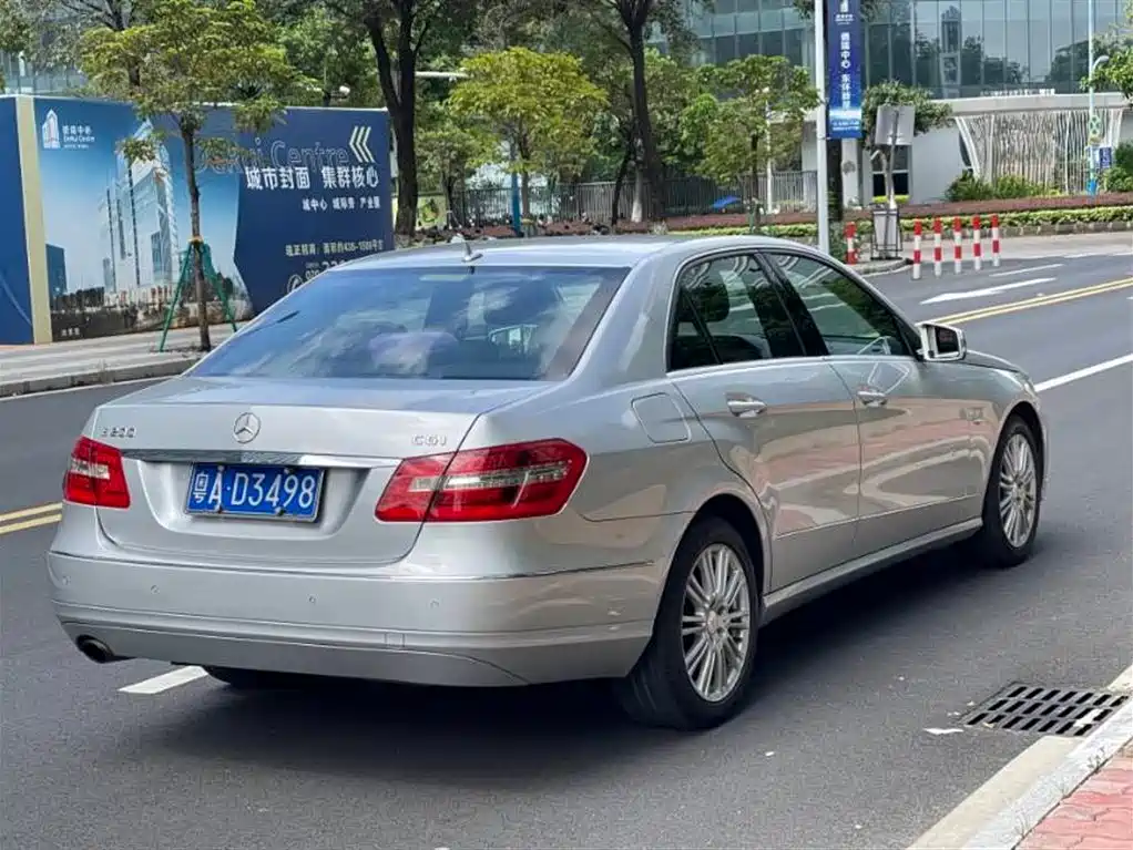 Mercedes-Benz E-Class 2010