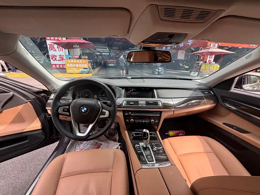 BMW 7 Series 2014 — фото 15