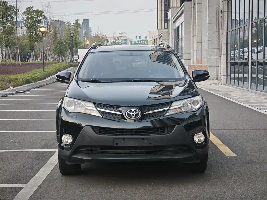 Toyota RAV4 2015 — фото 2