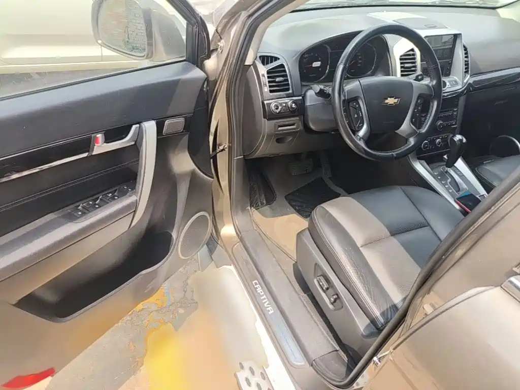 Chevrolet Captiva 2016 — фото 16