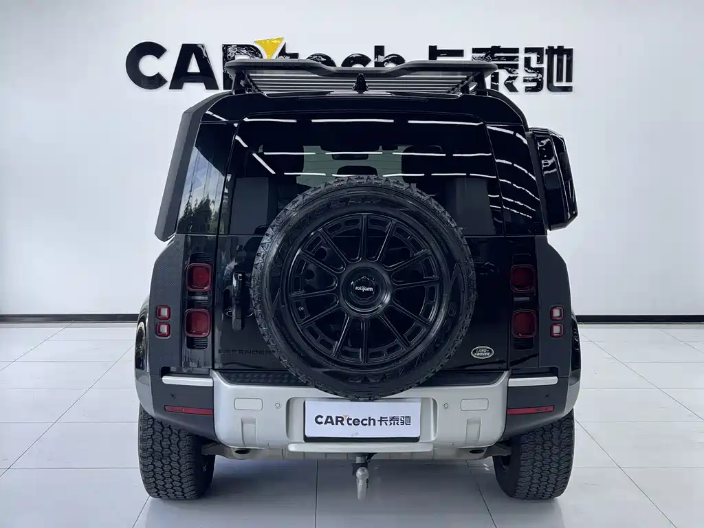 Land Rover Defender 2021