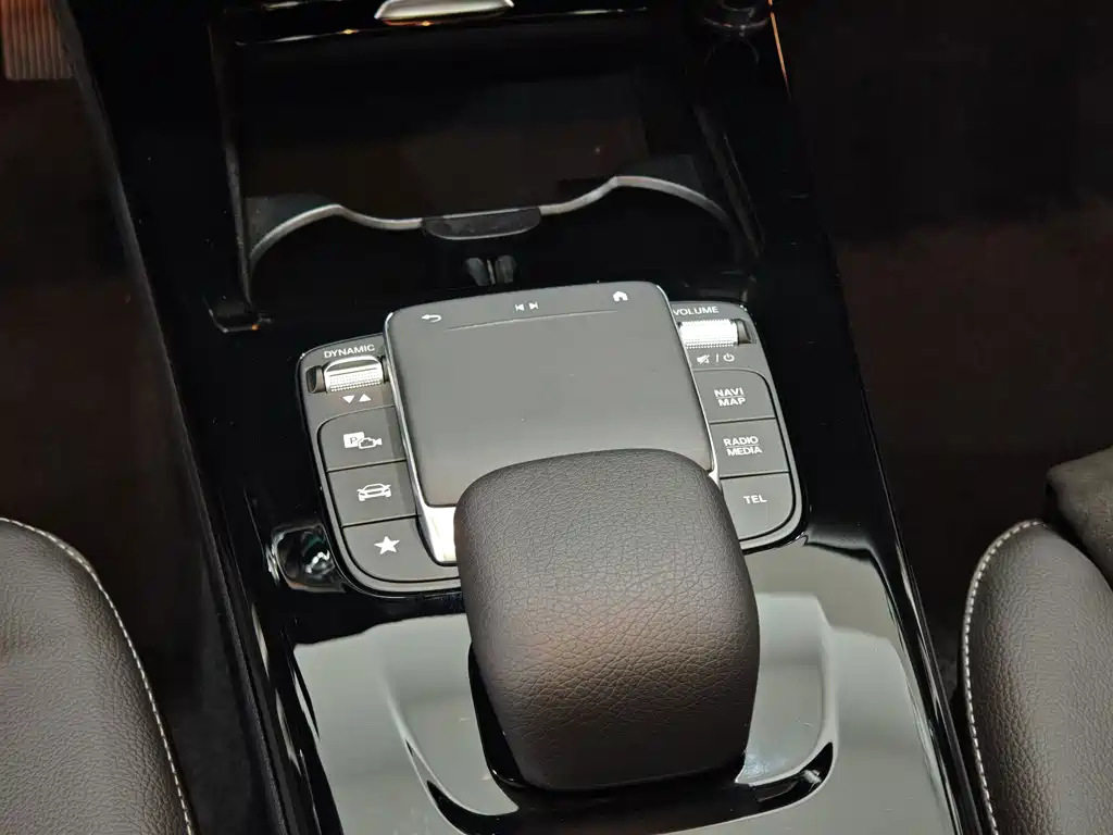 Mercedes-Benz A-Class 2023 — фото 12