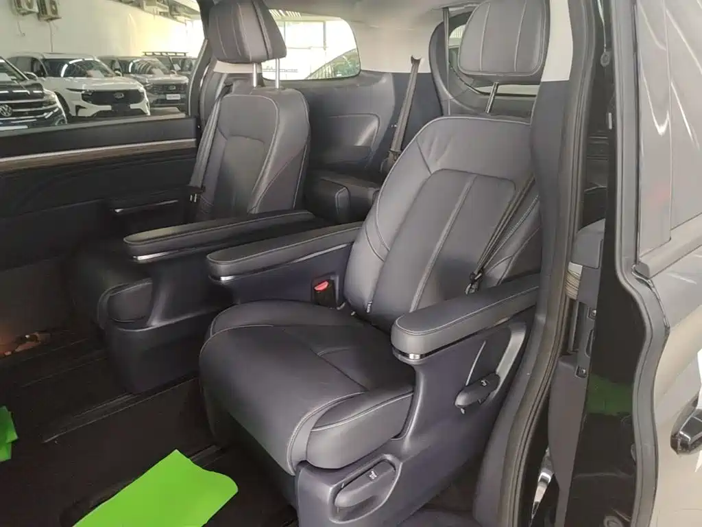 GAC Trumpchi M8 2023 — фото 17