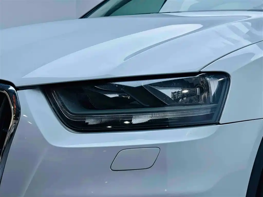 Audi Q3 2015 — фото 12
