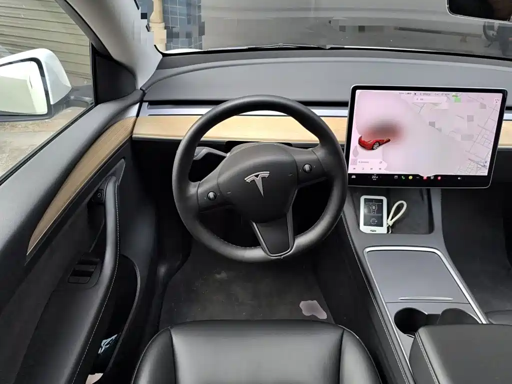 Tesla Model Y 2021 — фото 11