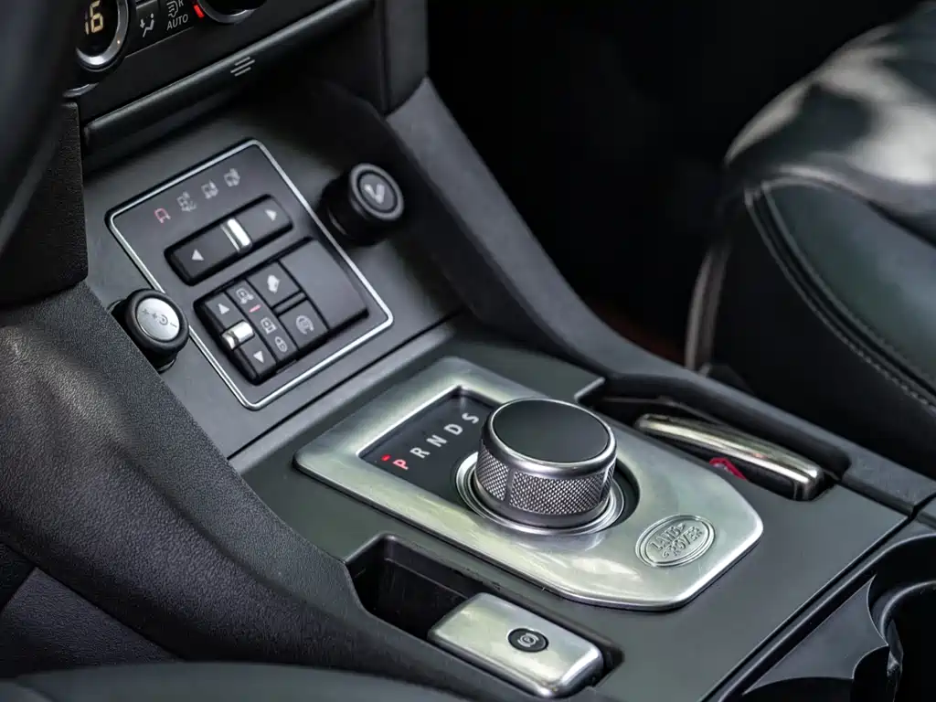 Land Rover Discovery 2016 — фото 9