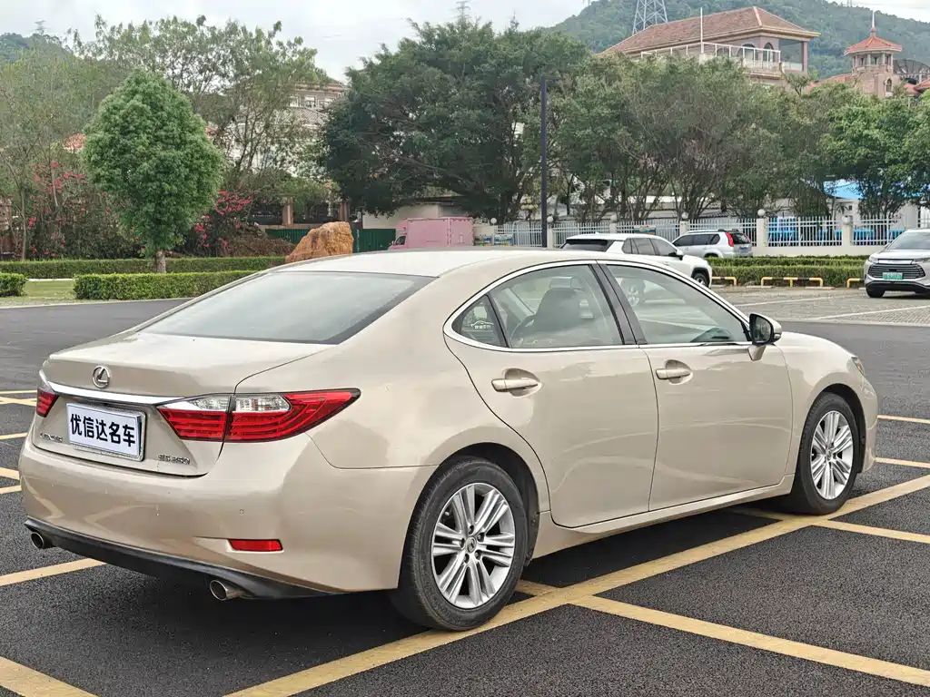 Lexus ES 2013 — фото 6