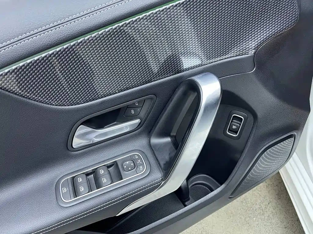 Mercedes-Benz A-Class 2022 — фото 10