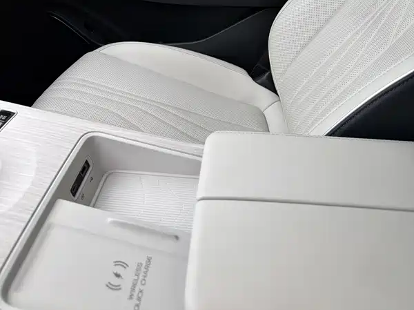 Geely Galaxy E8 2024