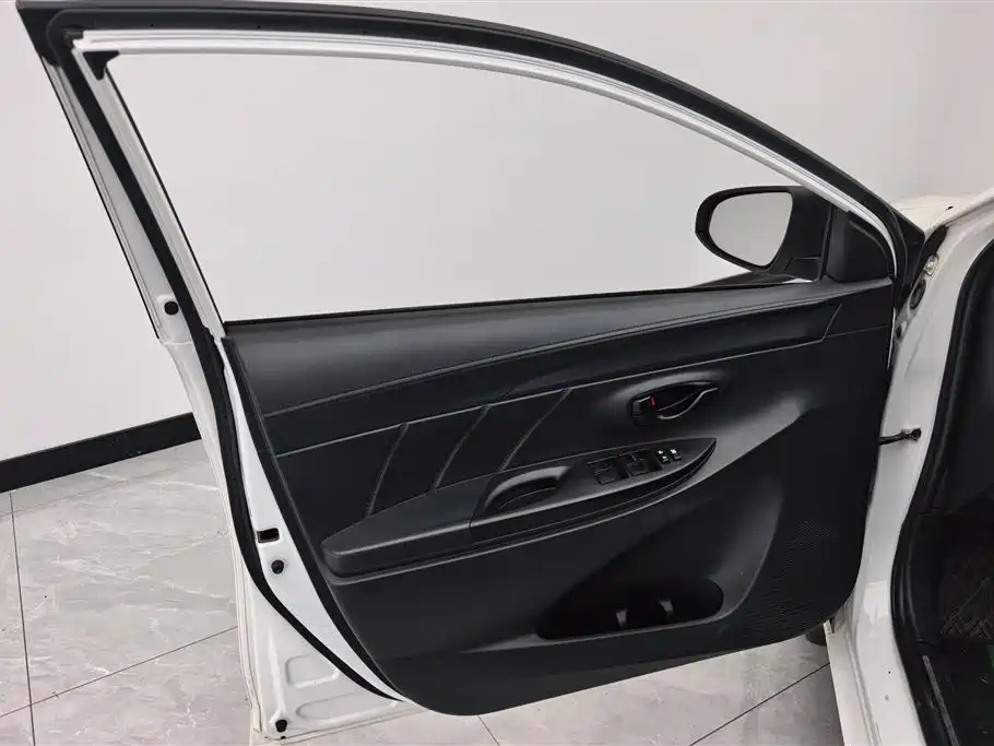 Toyota Yaris L 2020