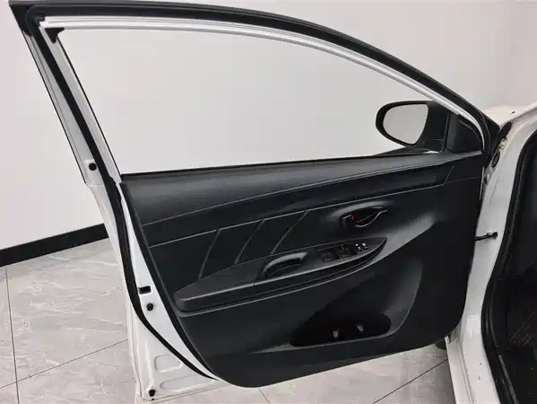 Toyota Yaris L 2020