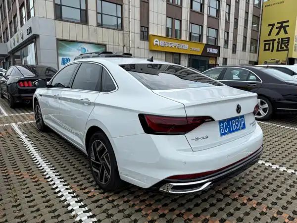 Volkswagen Sagitar 2023