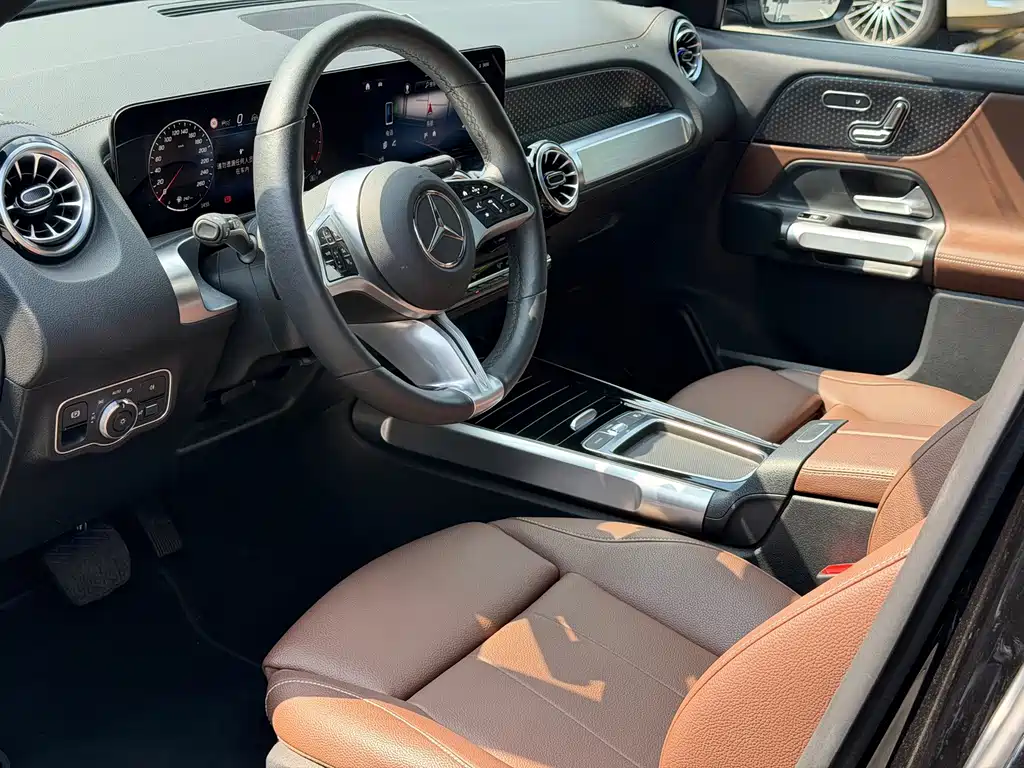 Mercedes-Benz GLB 2025 — фото 10