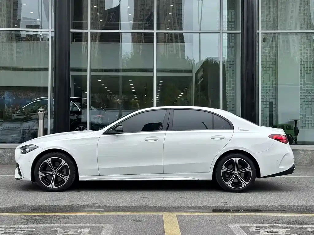 Mercedes-Benz C-Class 2022 — фото 7