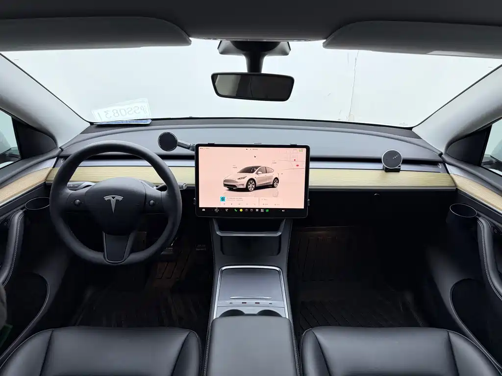 Tesla Model Y 2023 — фото 15
