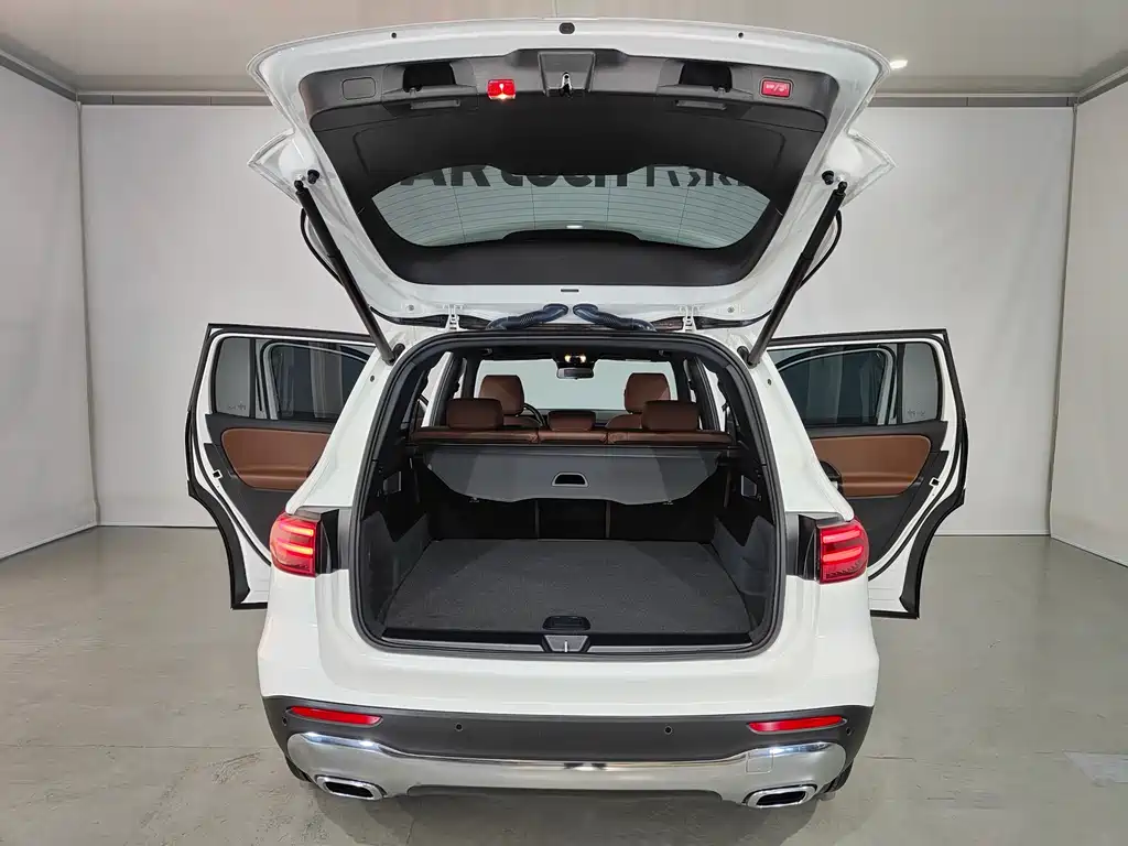 Mercedes-Benz GLB 2024 — фото 15