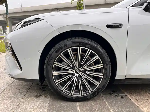 Geely Galaxy Starshine 8 2025