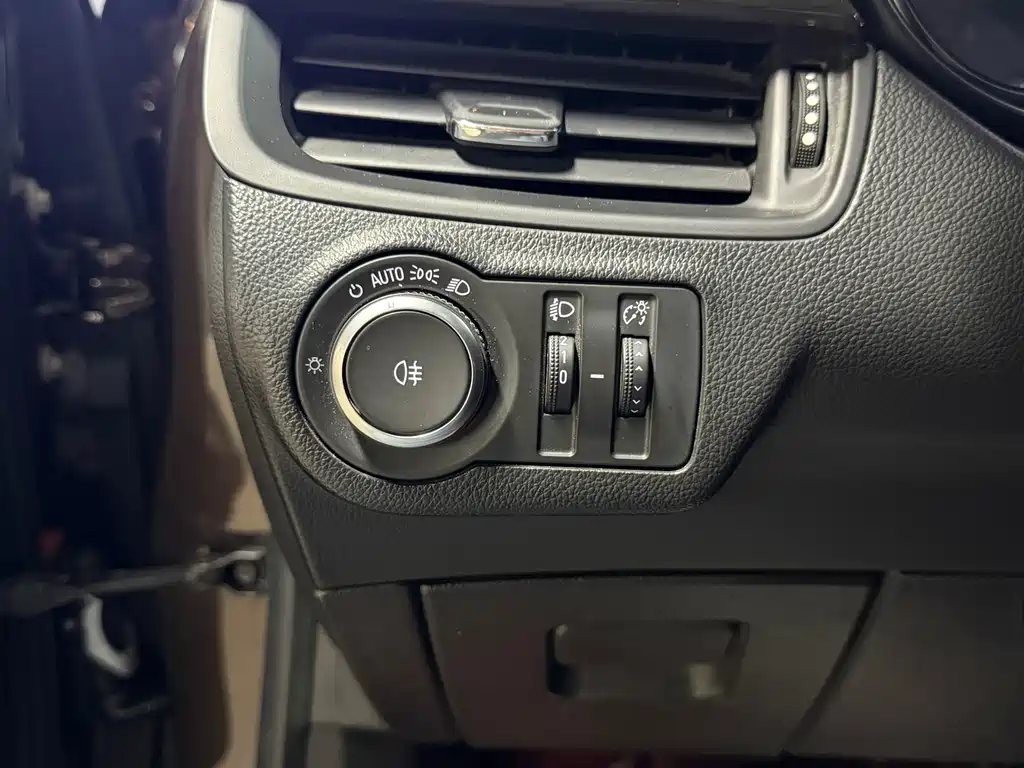 Buick Envision Plus 2020 — фото 18