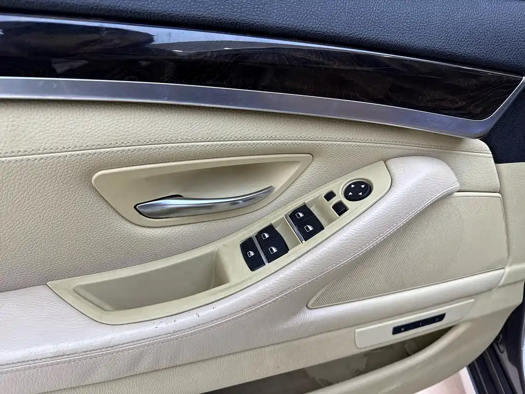 BMW 5 Series 2013 — фото 25