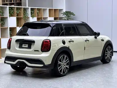 MINI MINI 2022
